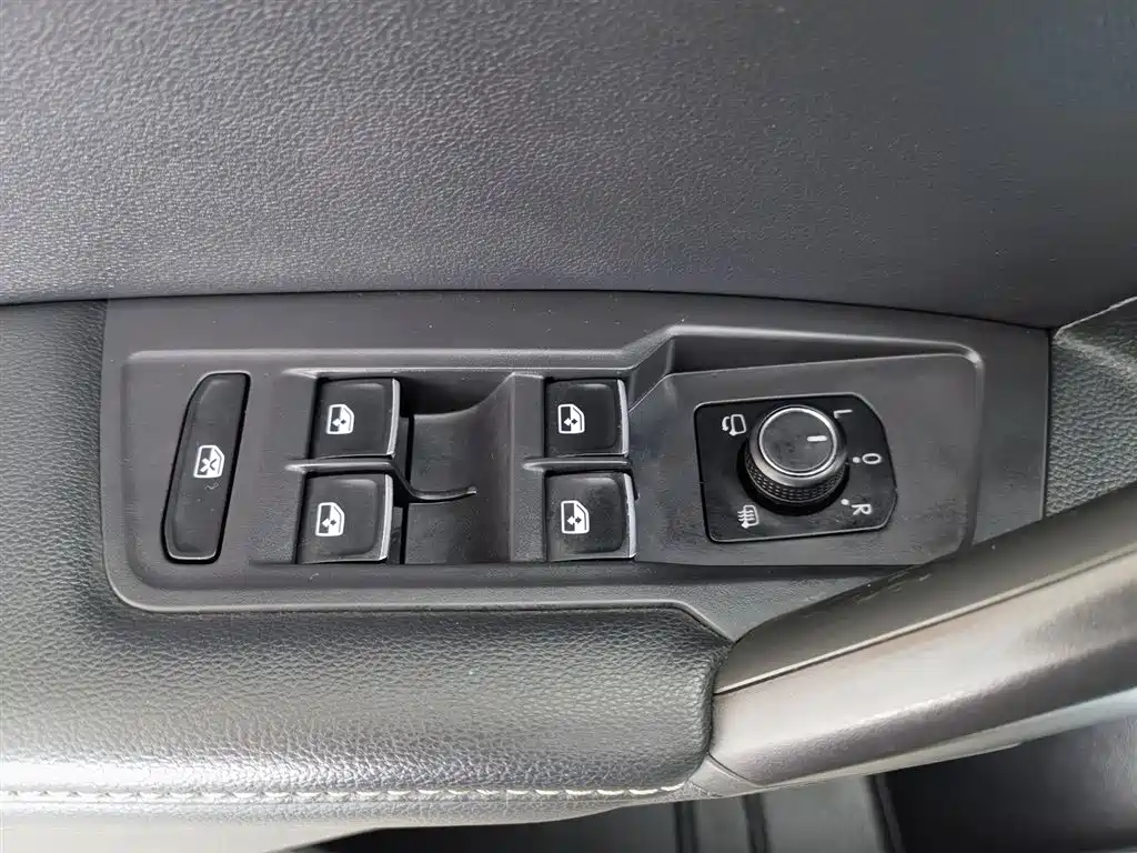 Volkswagen Tiguan L 2019 — фото 9