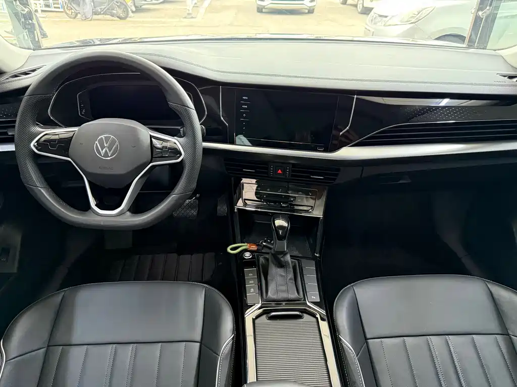 Volkswagen Passat 2023