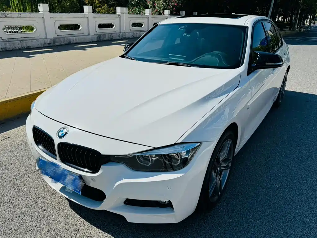 BMW 3 Series 2018 — фото 1