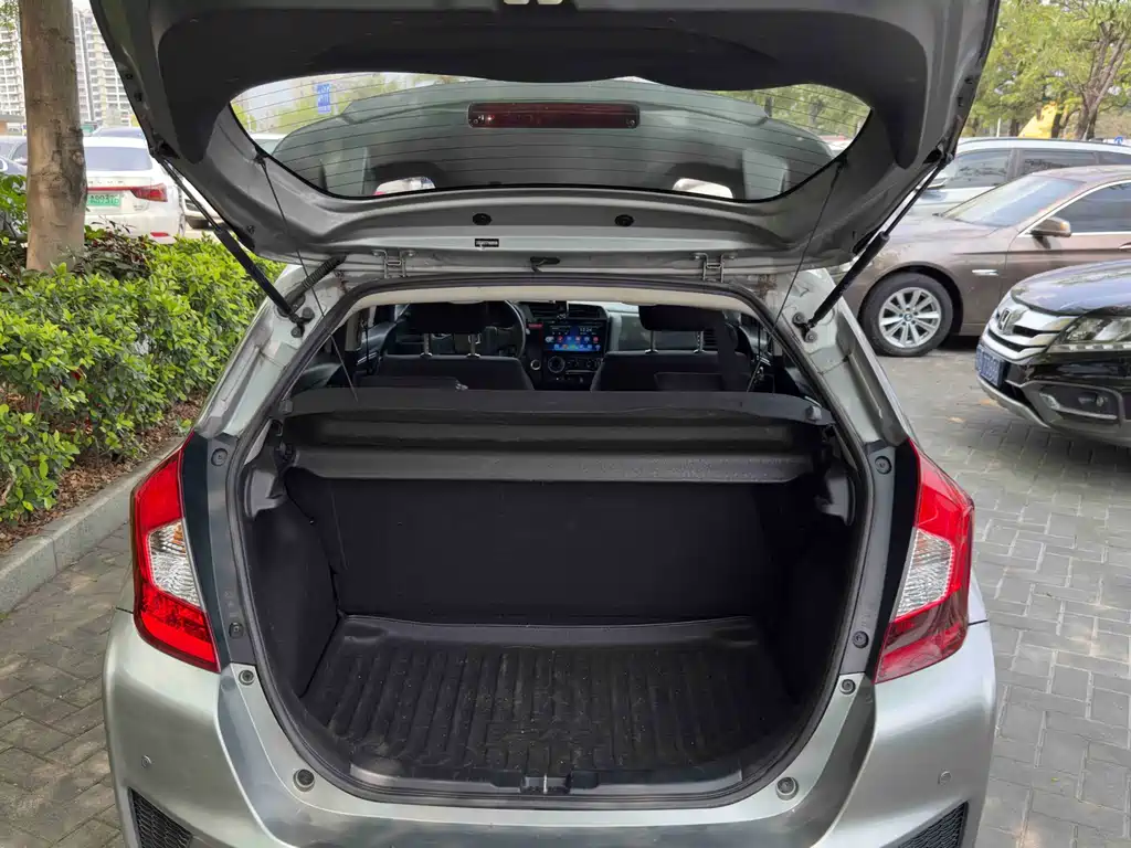 Honda Fit 2017 — фото 11