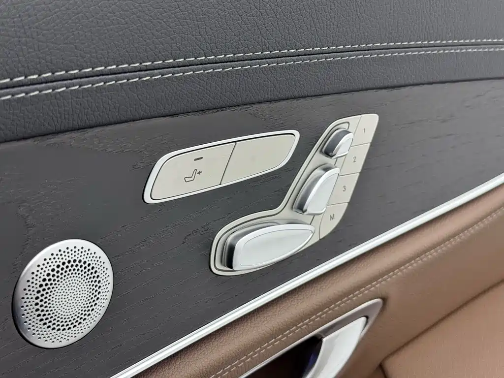 Mercedes-Benz E-Class 2020 — фото 19