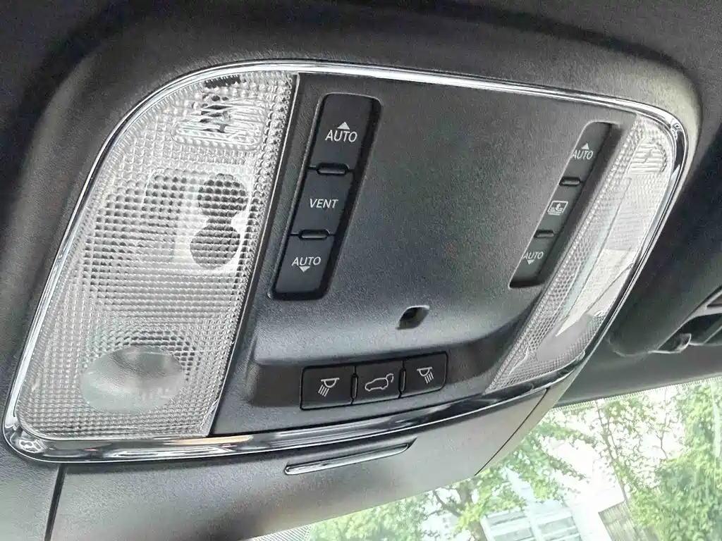 Jeep Grand Cherokee 2022 — фото 10