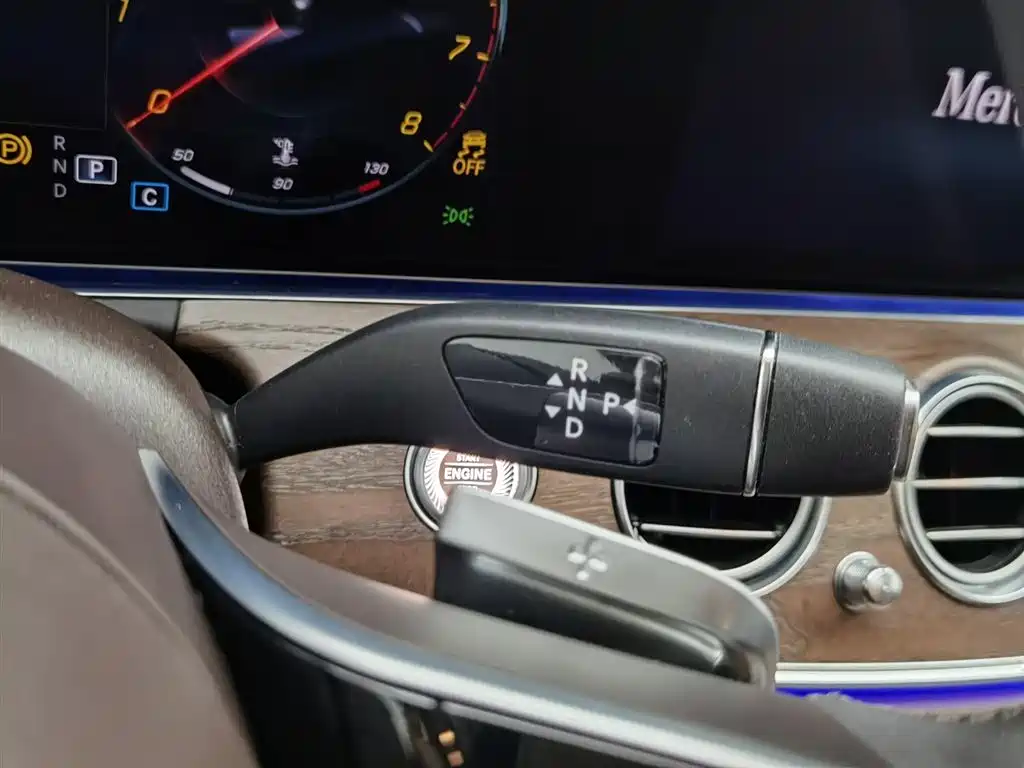 Mercedes-Benz E-Class 2023 — фото 13