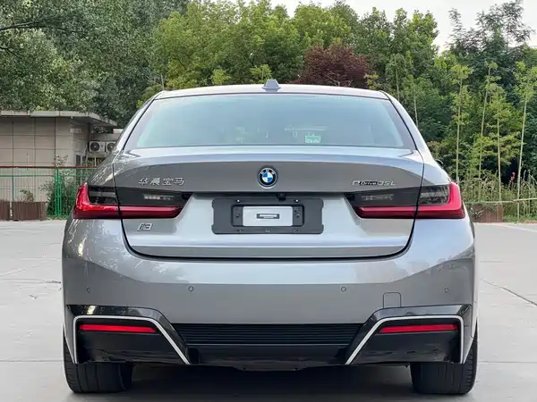 BMW i3 2022