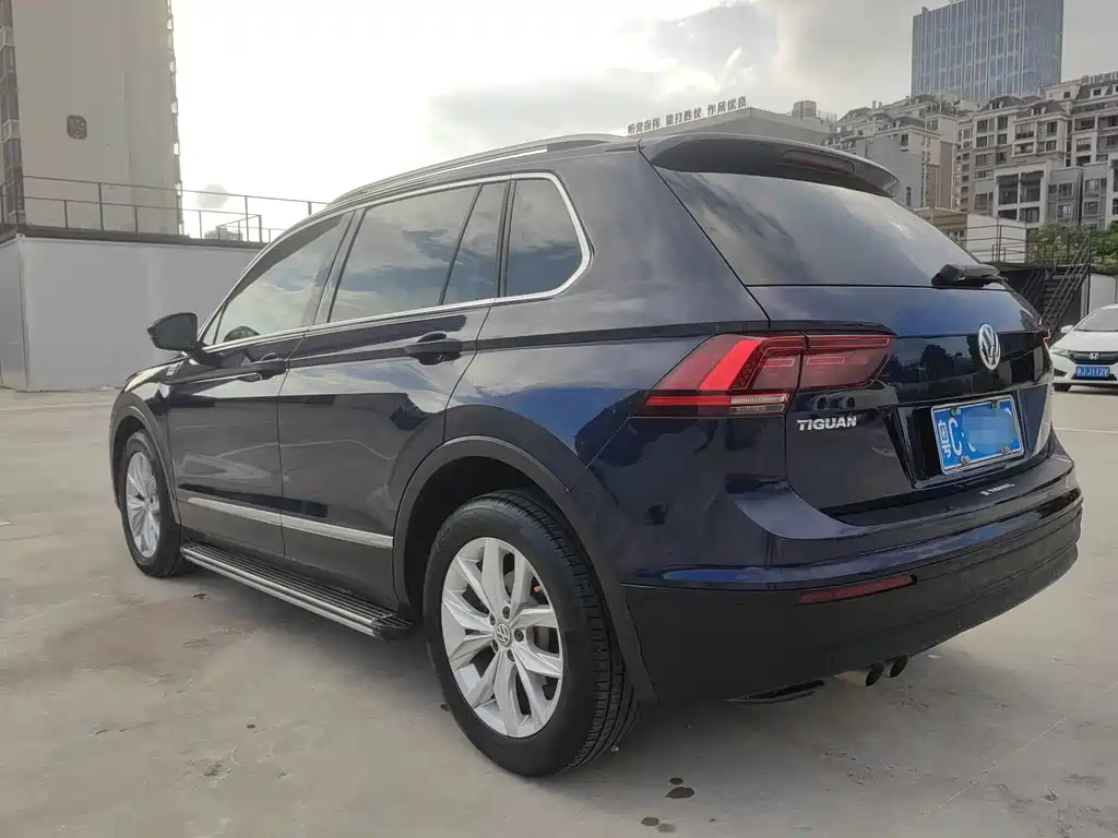 Volkswagen Tiguan 2017 — фото 12