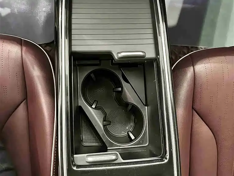 Volkswagen ID.6 2021 — фото 8