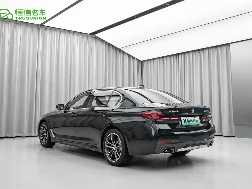BMW 5 Series New Energy 2023 — фото 6
