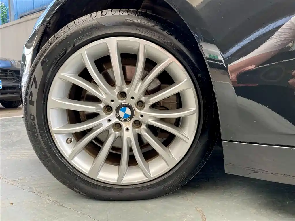 BMW 5 Series 2016 — фото 20