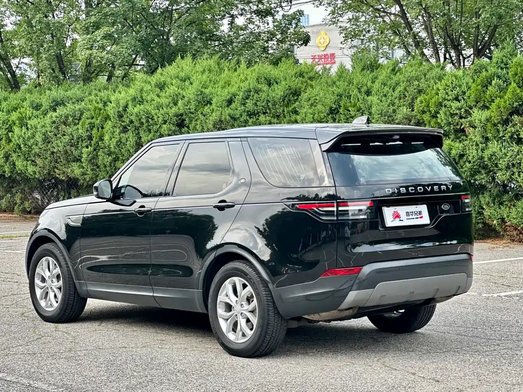 Land Rover Discovery 2018 — фото 11