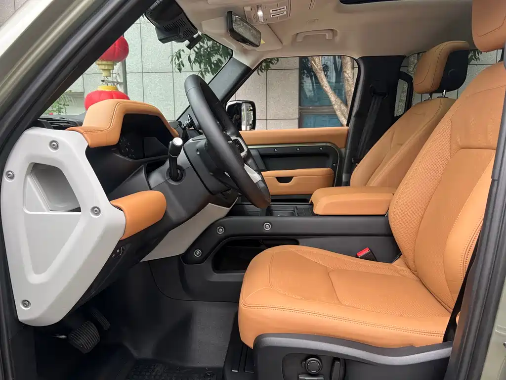 Land Rover Defender 2022