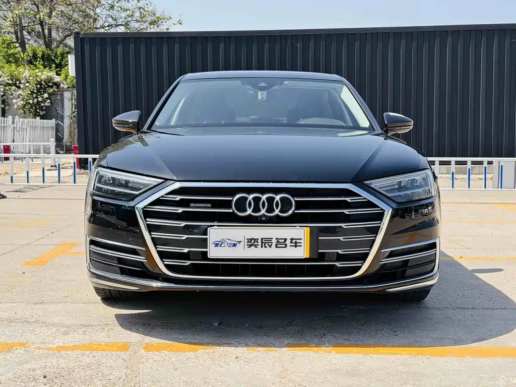 Audi A8 2018 — фото 2
