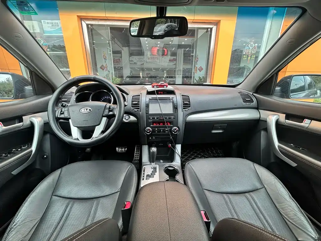 Kia Sorento 2011 — фото 15