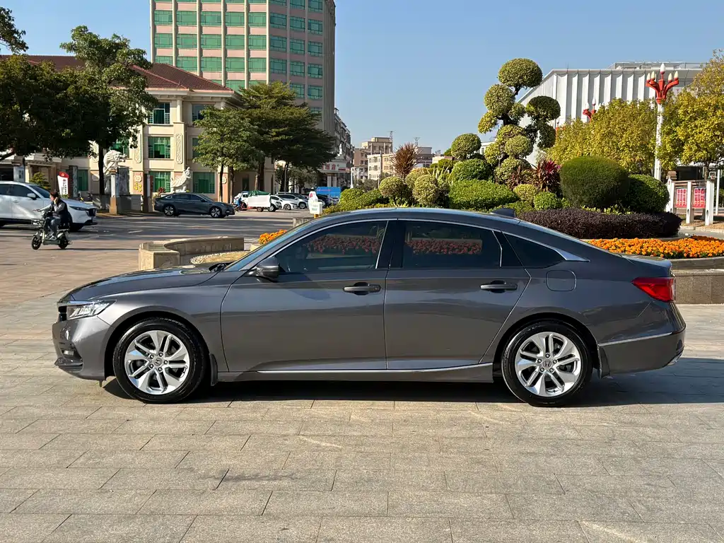 Honda Accord 2021 — фото 12