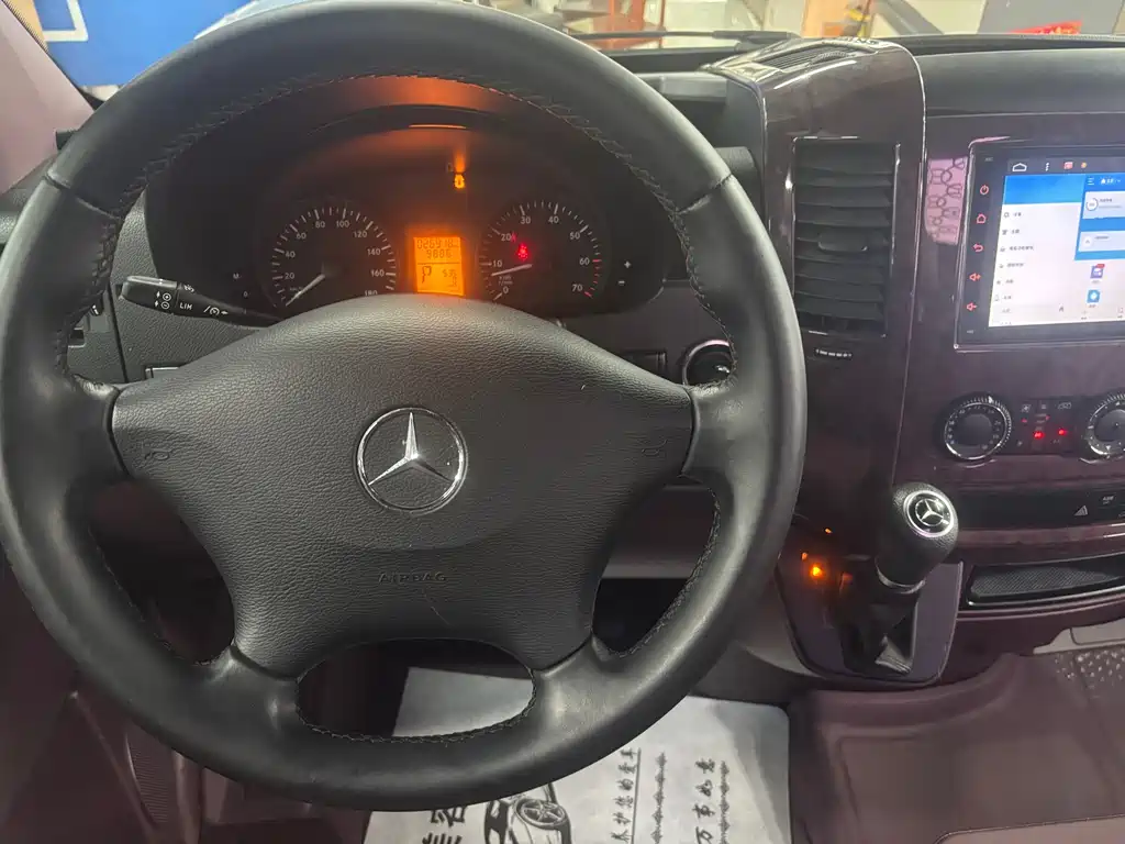 Mercedes-Benz Sprinter 2018 — фото 19