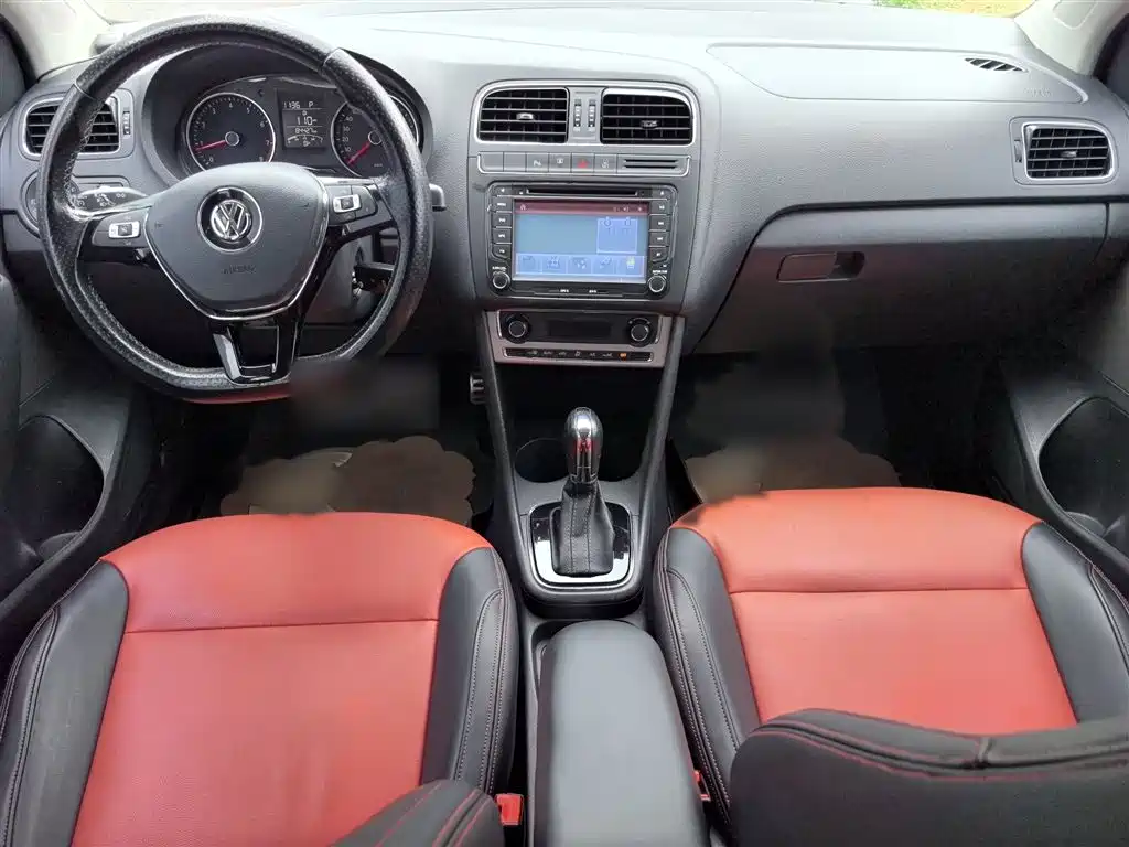 Volkswagen Polo 2015 — фото 18