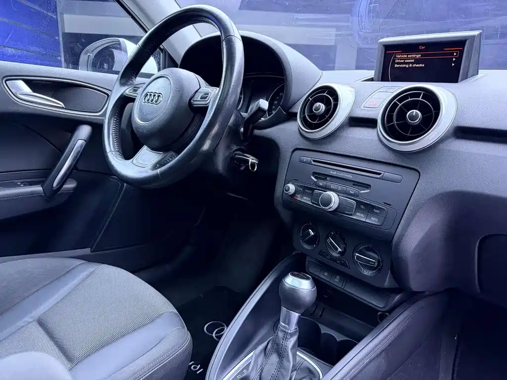 Audi A1 2012 — фото 14