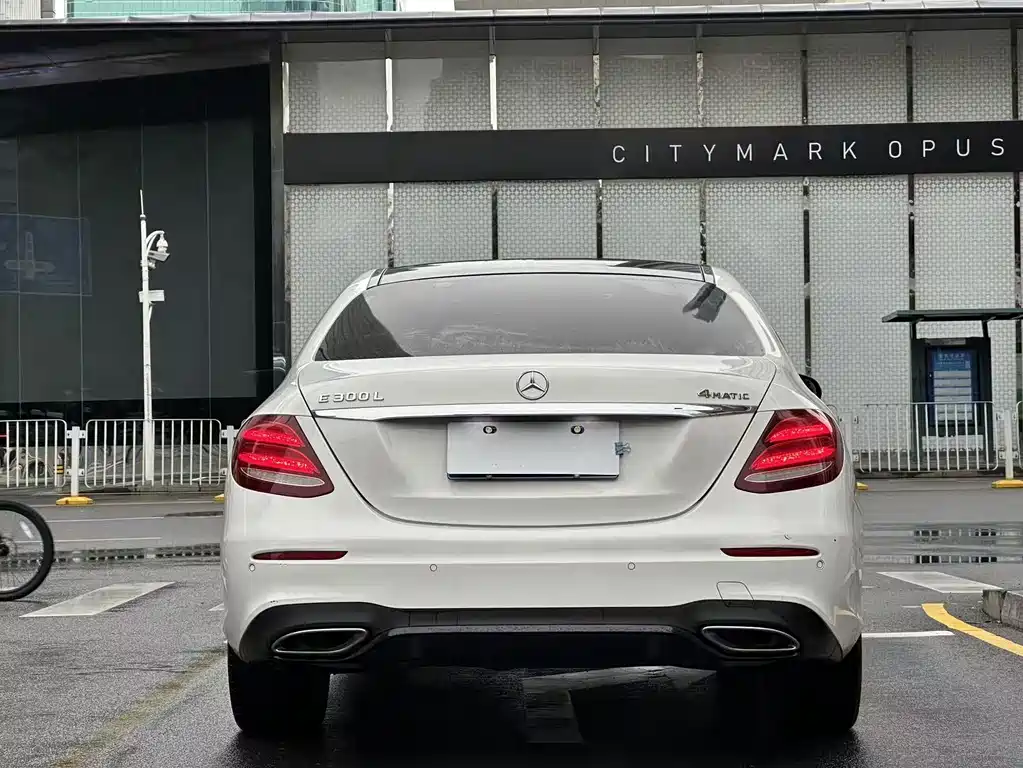 Mercedes-Benz E-Class 2019 — фото 12