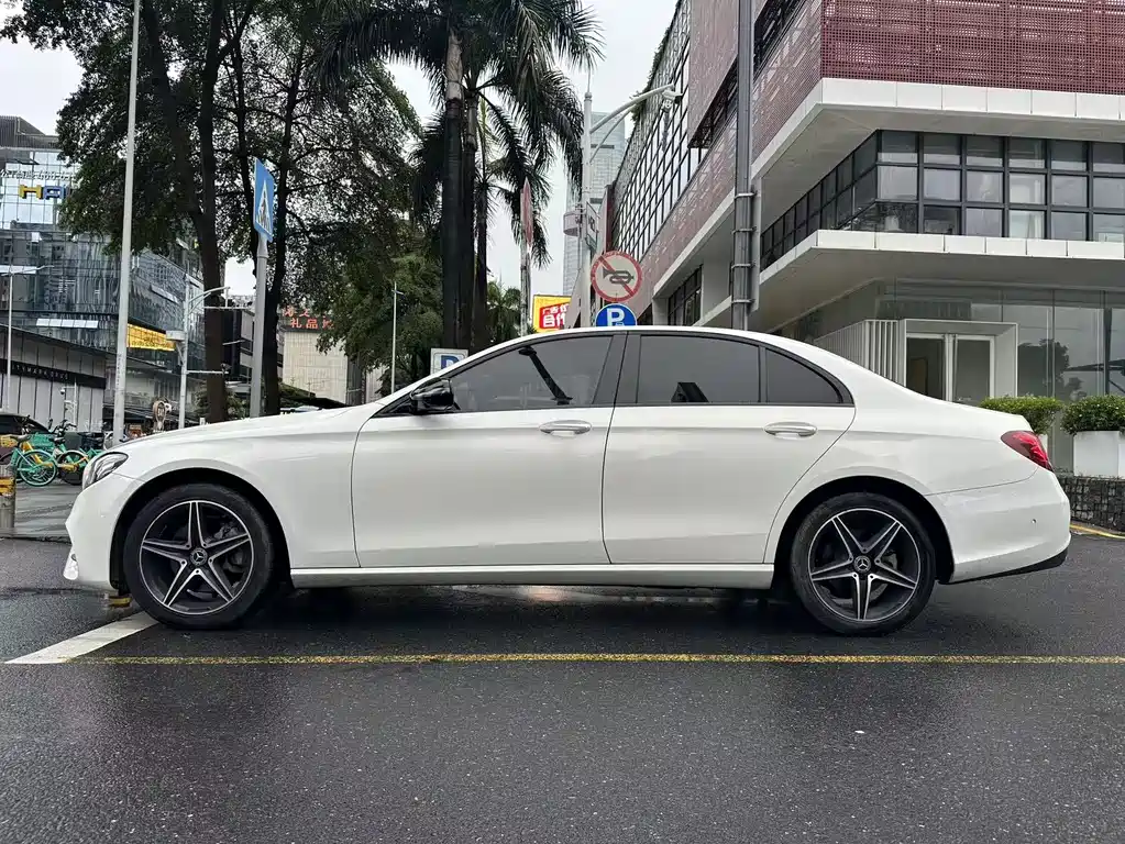 Mercedes-Benz E-Class 2019 — фото 10