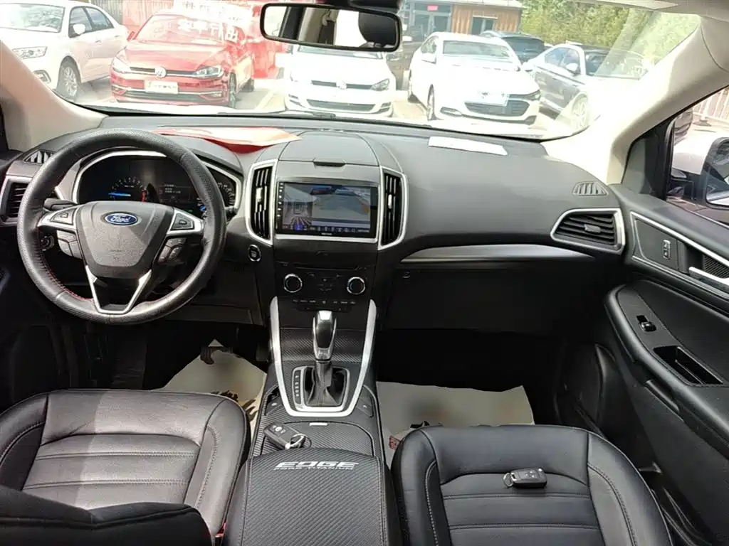 Ford Edge 2018 — фото 10