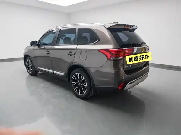 Mitsubishi Outlander 2020