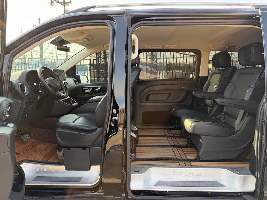 Mercedes-Benz Vito 2023 — фото 12