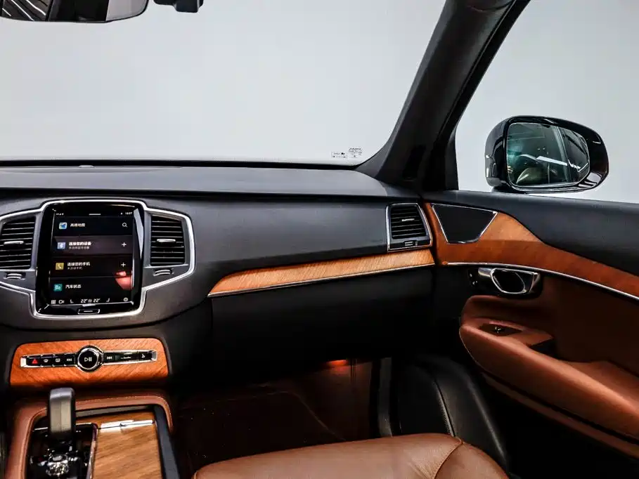 Volvo XC90 2023 — фото 23