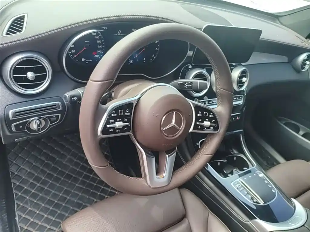 Mercedes-Benz GLC 2021 — фото 11