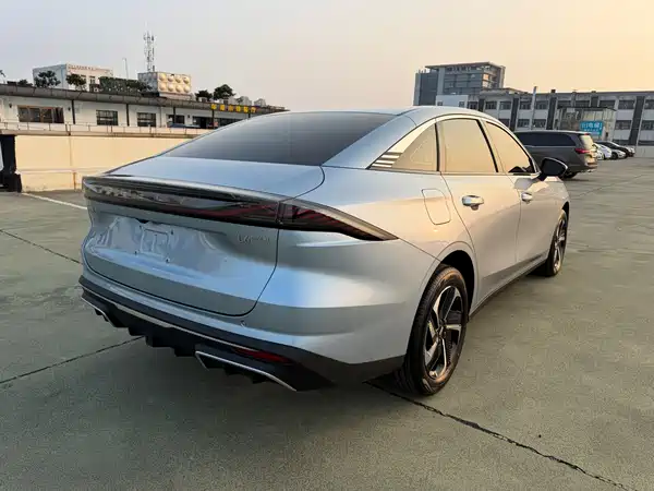 Geely Galaxy L6 2025