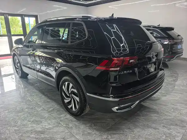 Volkswagen Tiguan L 2023