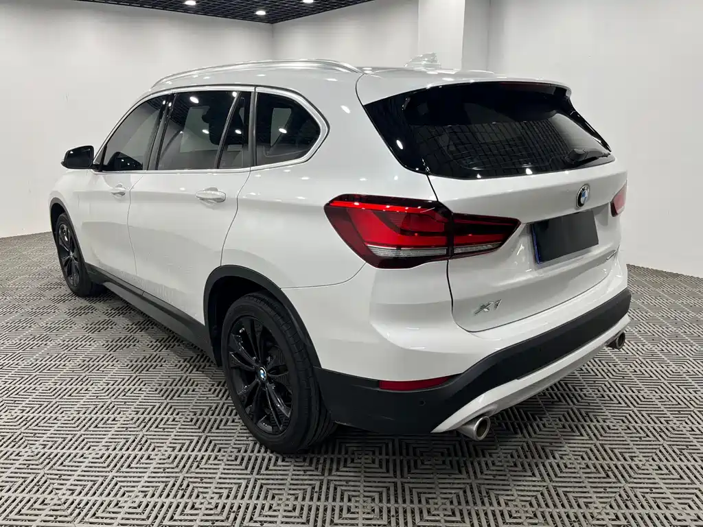 BMW X1 2022 — фото 7