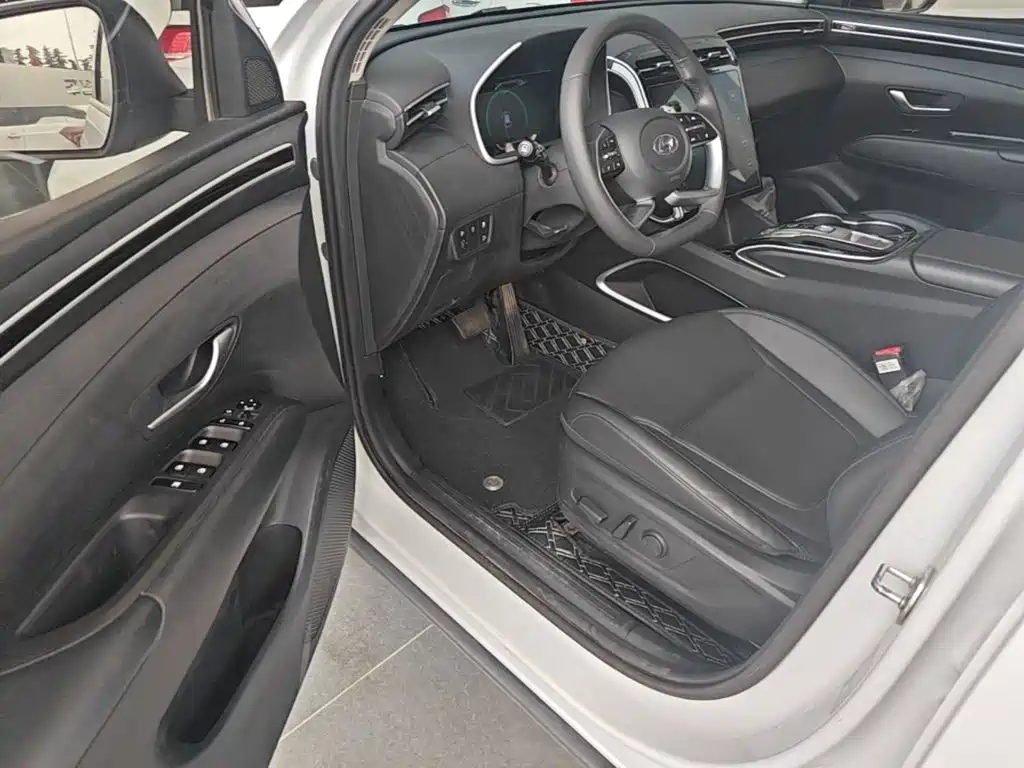 Hyundai Tucson 2023 — фото 16