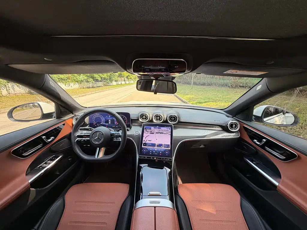 Mercedes-Benz C-Class 2023 — фото 12