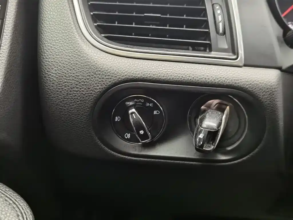 Porsche Macan 2015 — фото 21