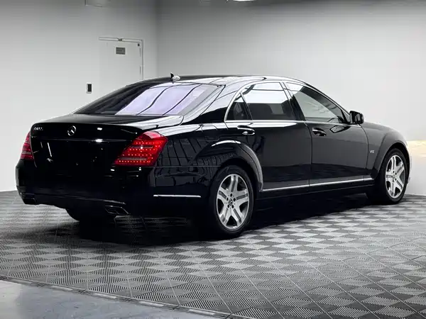 Mercedes-Benz S-Class 2012