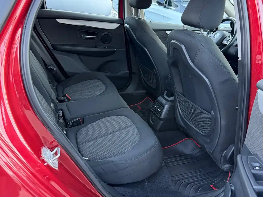 BMW 2 Series Active Tourer 2016 — фото 13