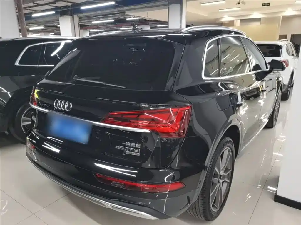 Audi Q5L 2023 — фото 7