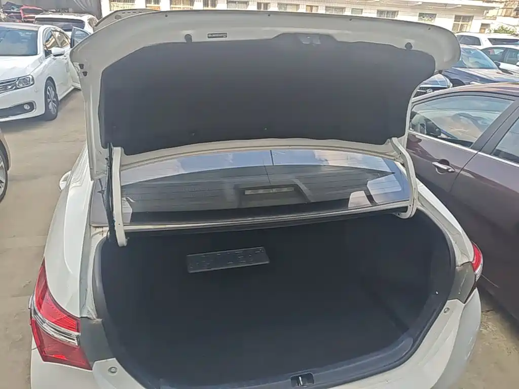 Toyota Corolla 2019 — фото 19