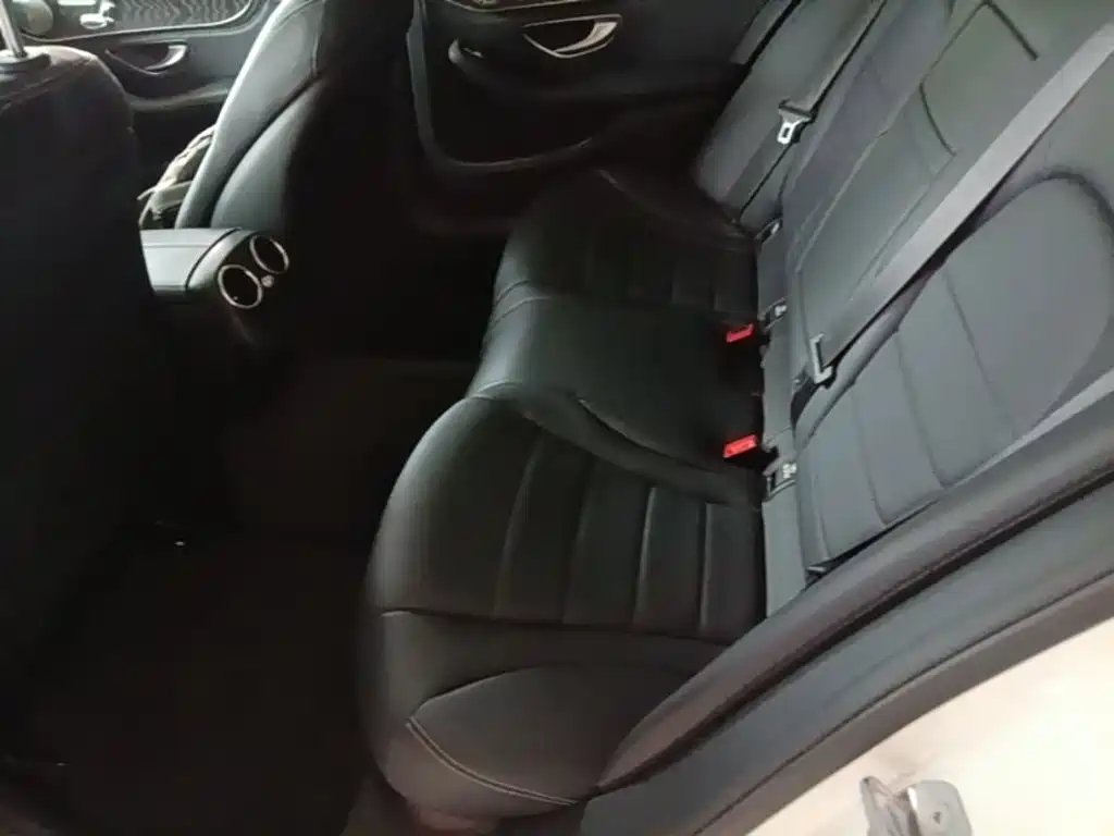 Mercedes-Benz C-Class 2017 — фото 17
