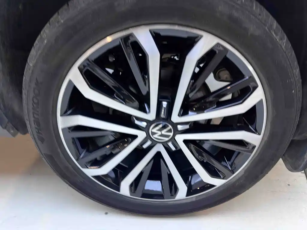 Volkswagen T-Roc 2023 — фото 22