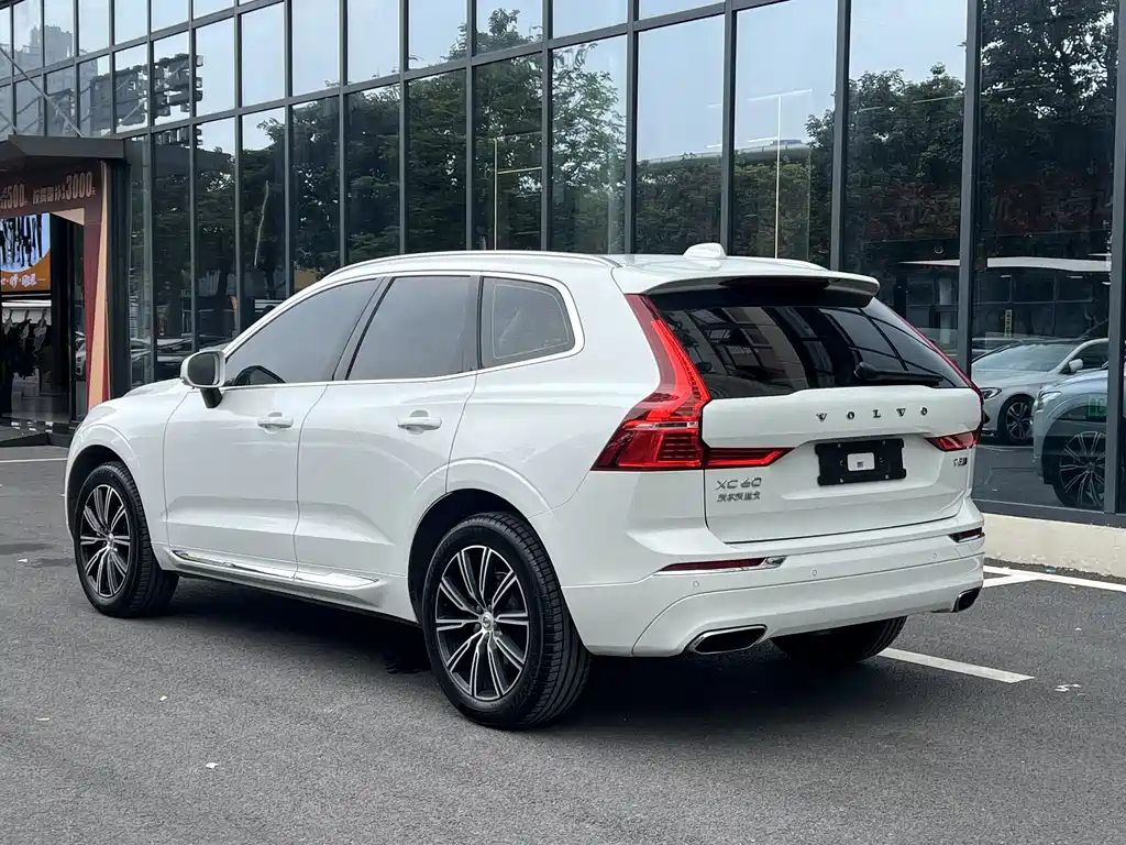Volvo XC60 2020 — фото 3