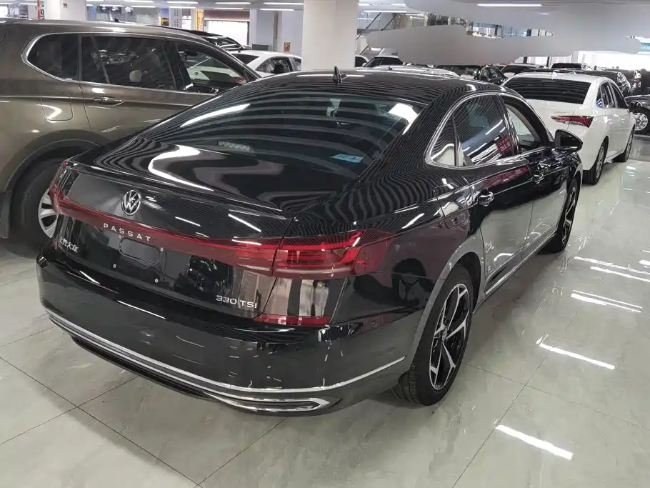 Volkswagen Passat 2023