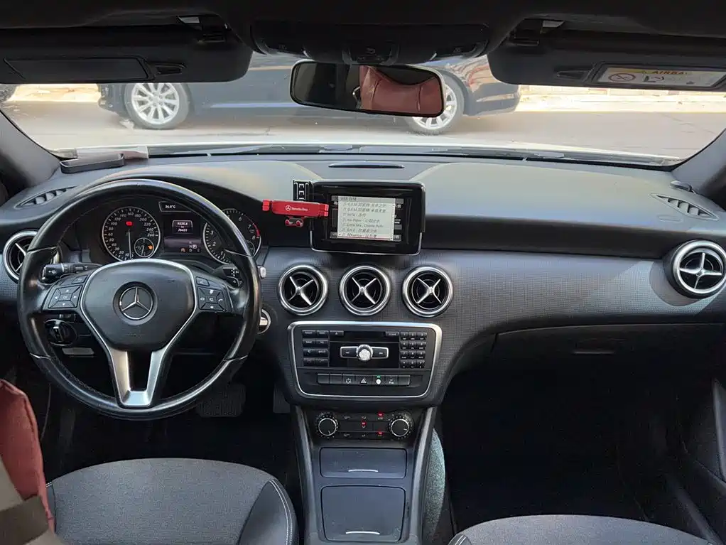Mercedes-Benz A-Class 2015 — фото 21