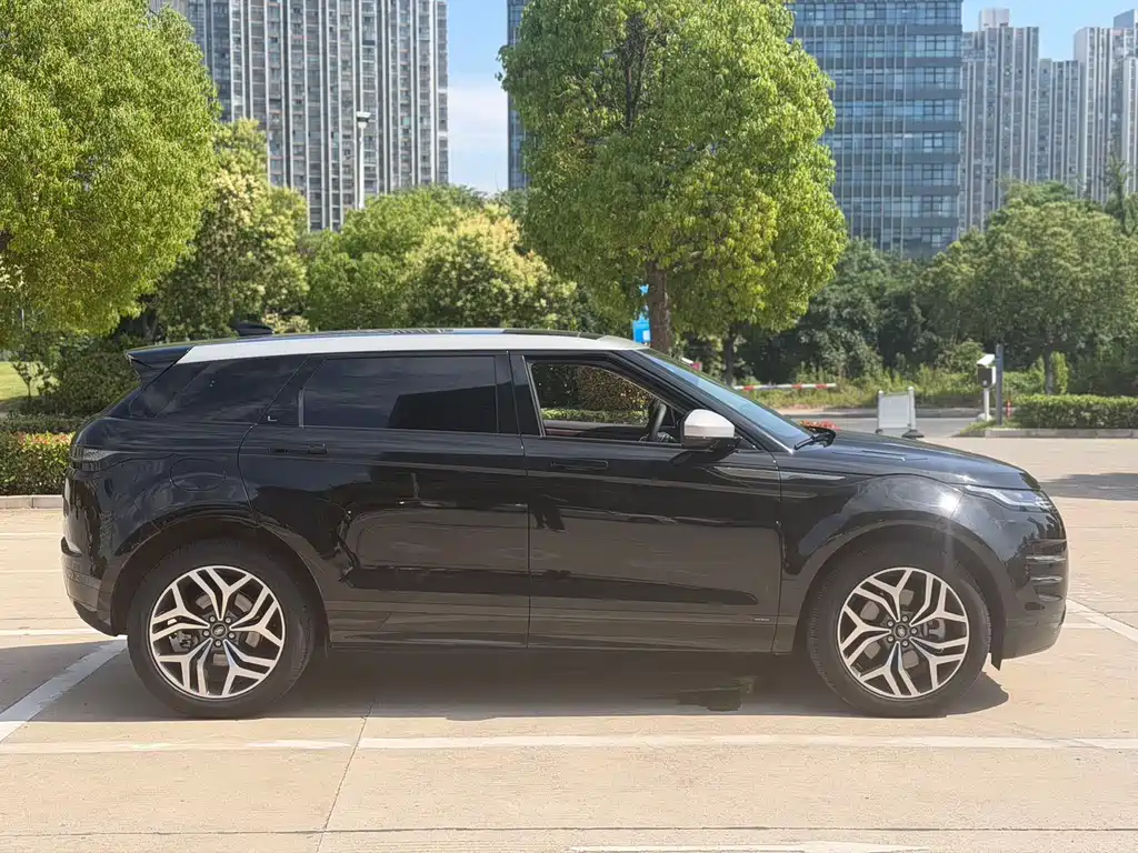 Land Rover Evoque 2022