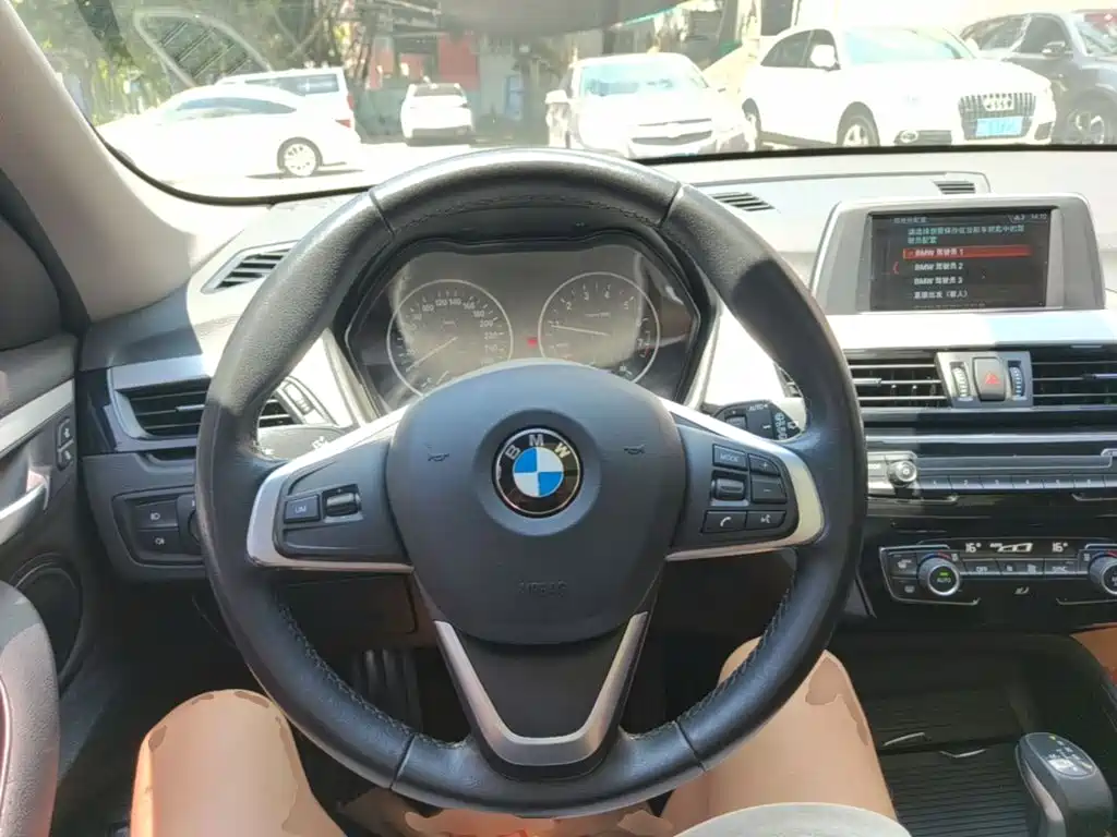 BMW X1 2018 — фото 11
