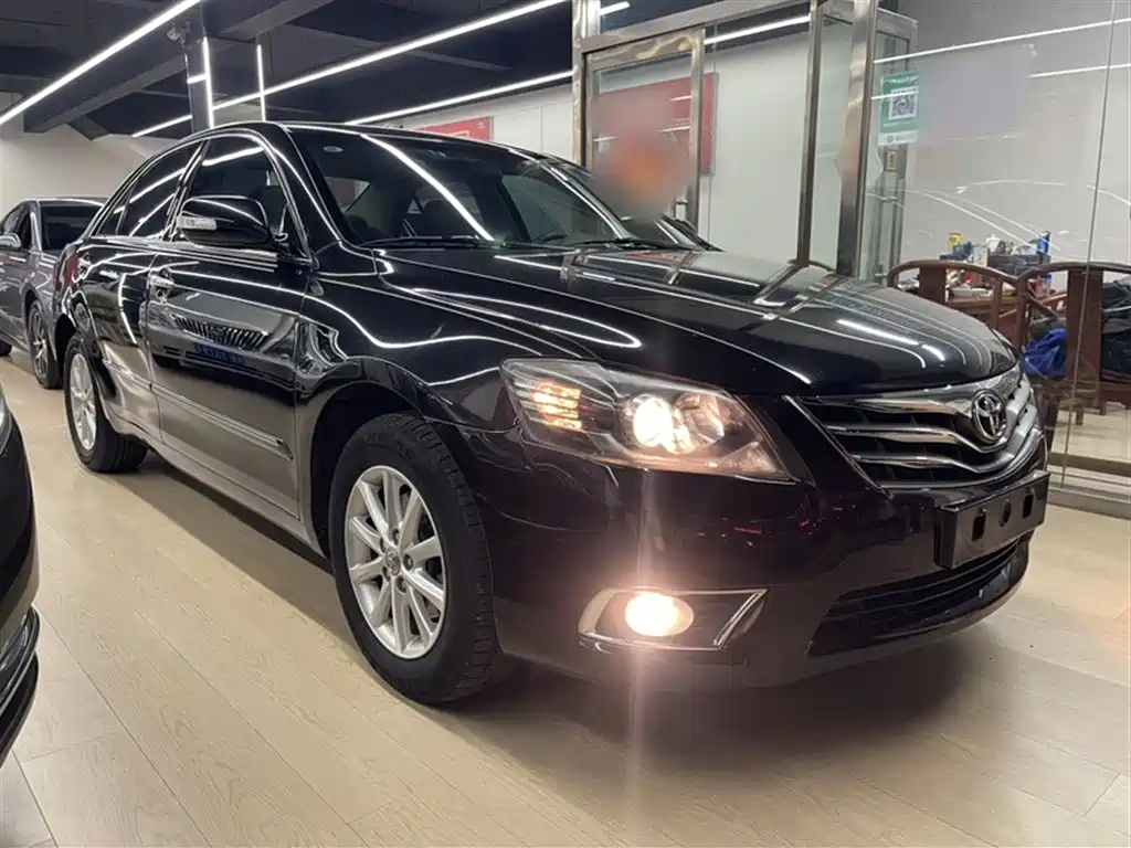Toyota Camry 2014 — фото 16