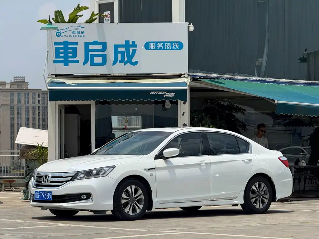Honda Accord 2015 — фото 15
