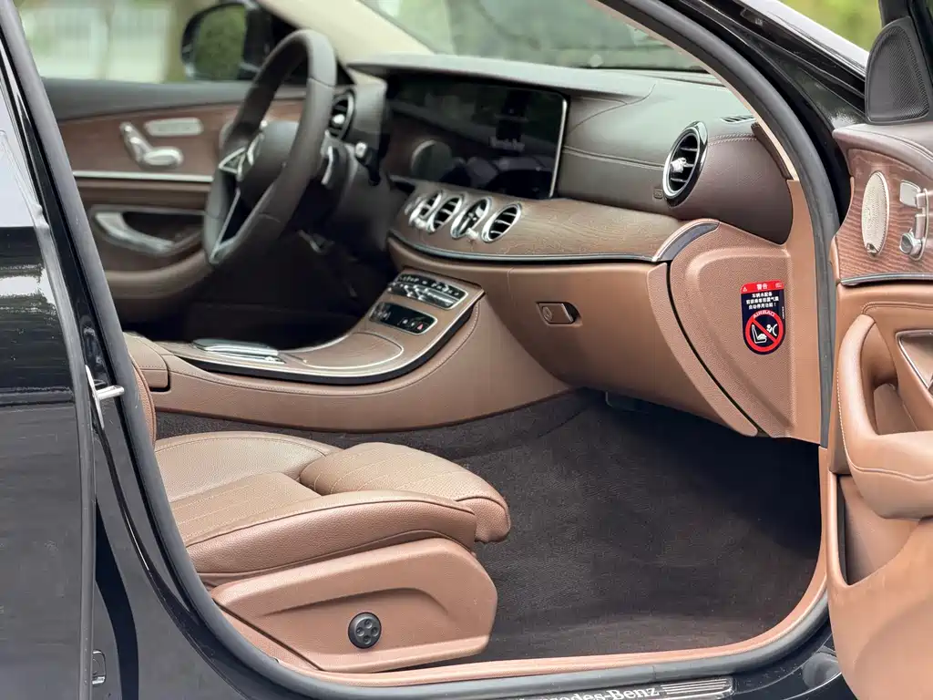 Mercedes-Benz E-Class 2022 — фото 15