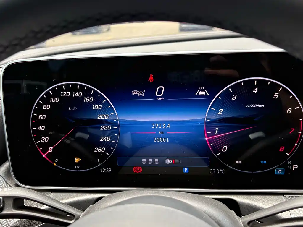 Mercedes-Benz C-Class 2025 — фото 15