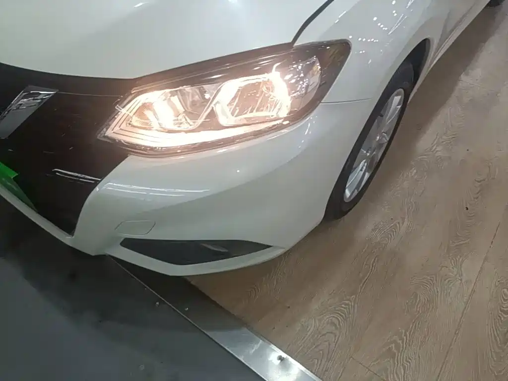 Nissan Tiida 2018 — фото 24