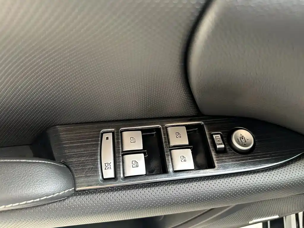 Cadillac XTS 2019 — фото 13